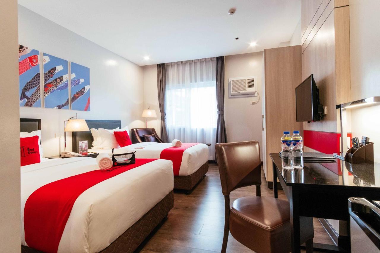 Hotel Reddoorz Premium Near Ateneo Katipunan Manila