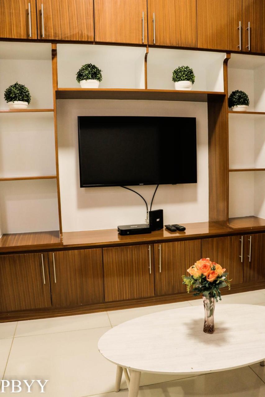 Stays At Residences 1 Bedroom With Complimentary Breakfast For 2 Apartment Manila