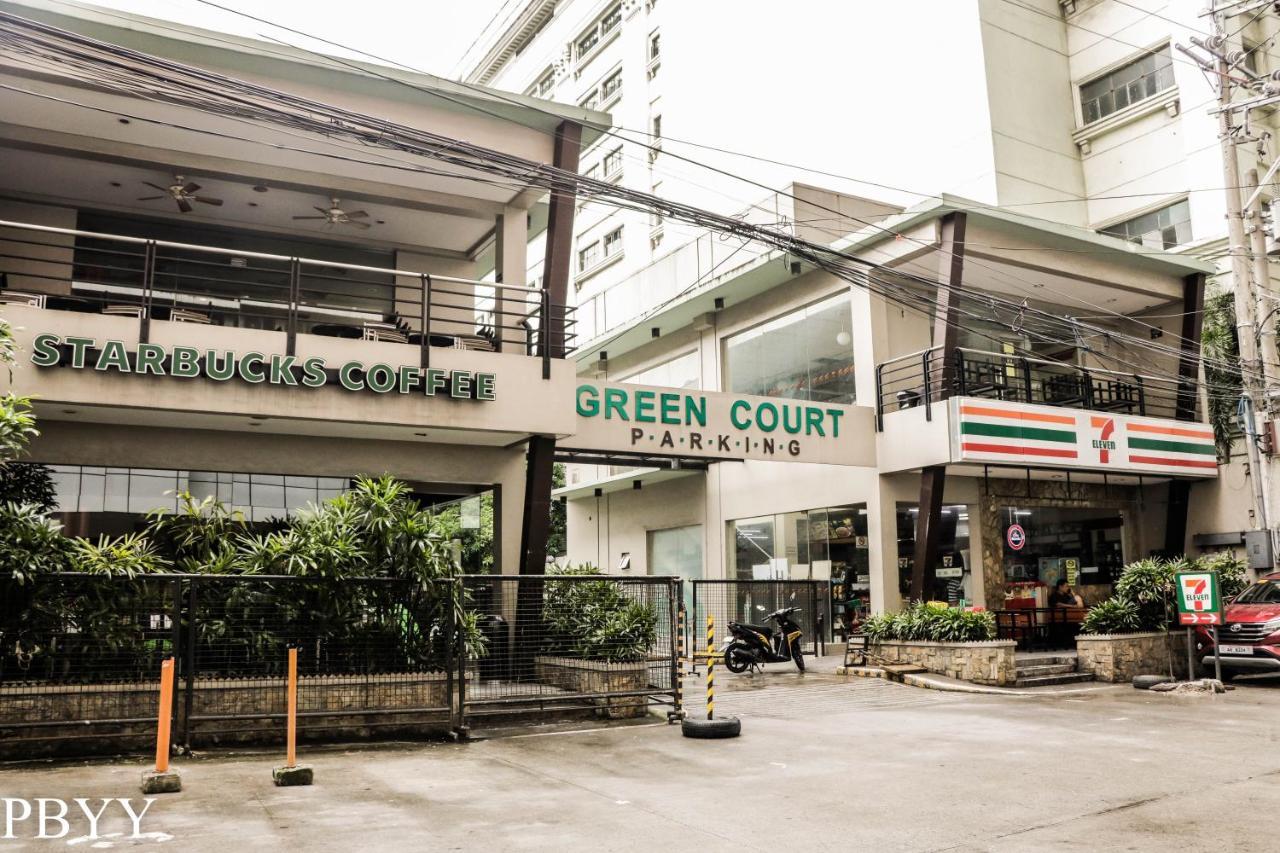 Stays At Residences 1 Studio Couples Bed With Complimentary Breakfast For 2 *