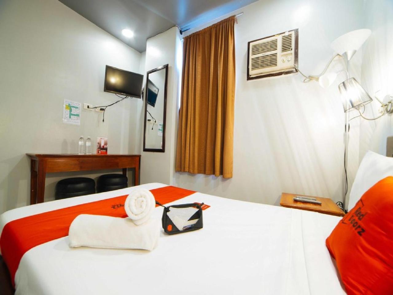 Hotel Reddoorz @ Tayuman Manila