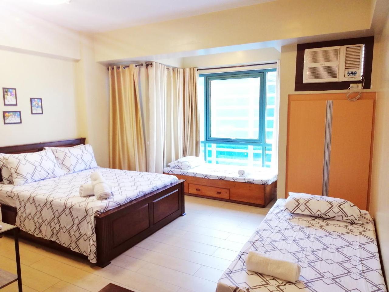 Two Palm Tree Aesthetic Condotel Apartment Manila