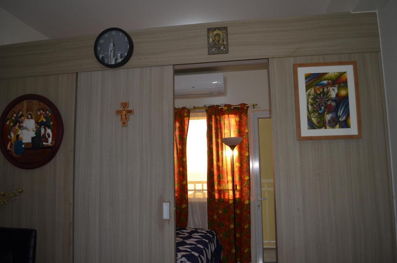 Jovic's At Breeze Residences. Apartment