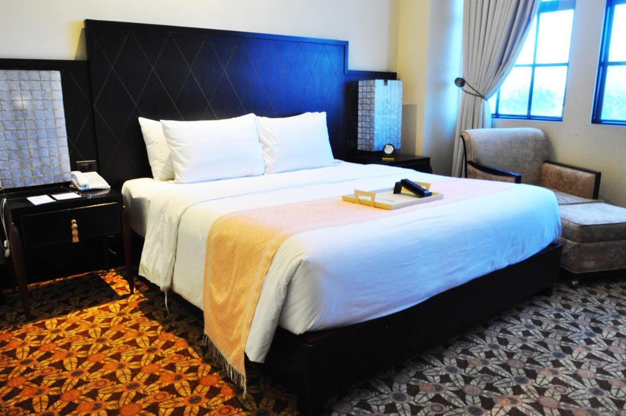 Hotel The Luneta Manila