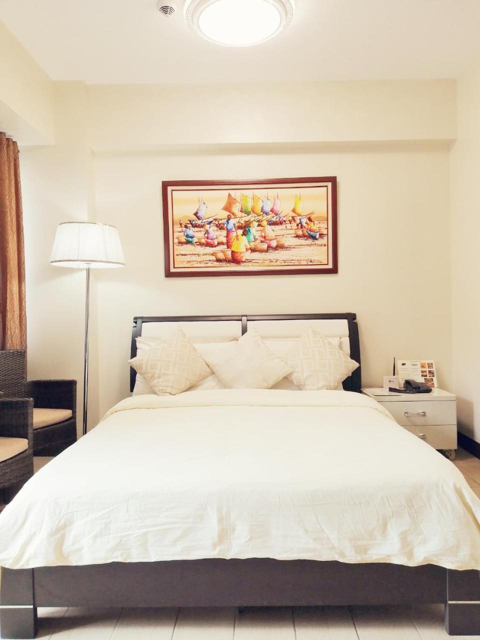 Two Palm Tree Aesthetic Condotel Apartment