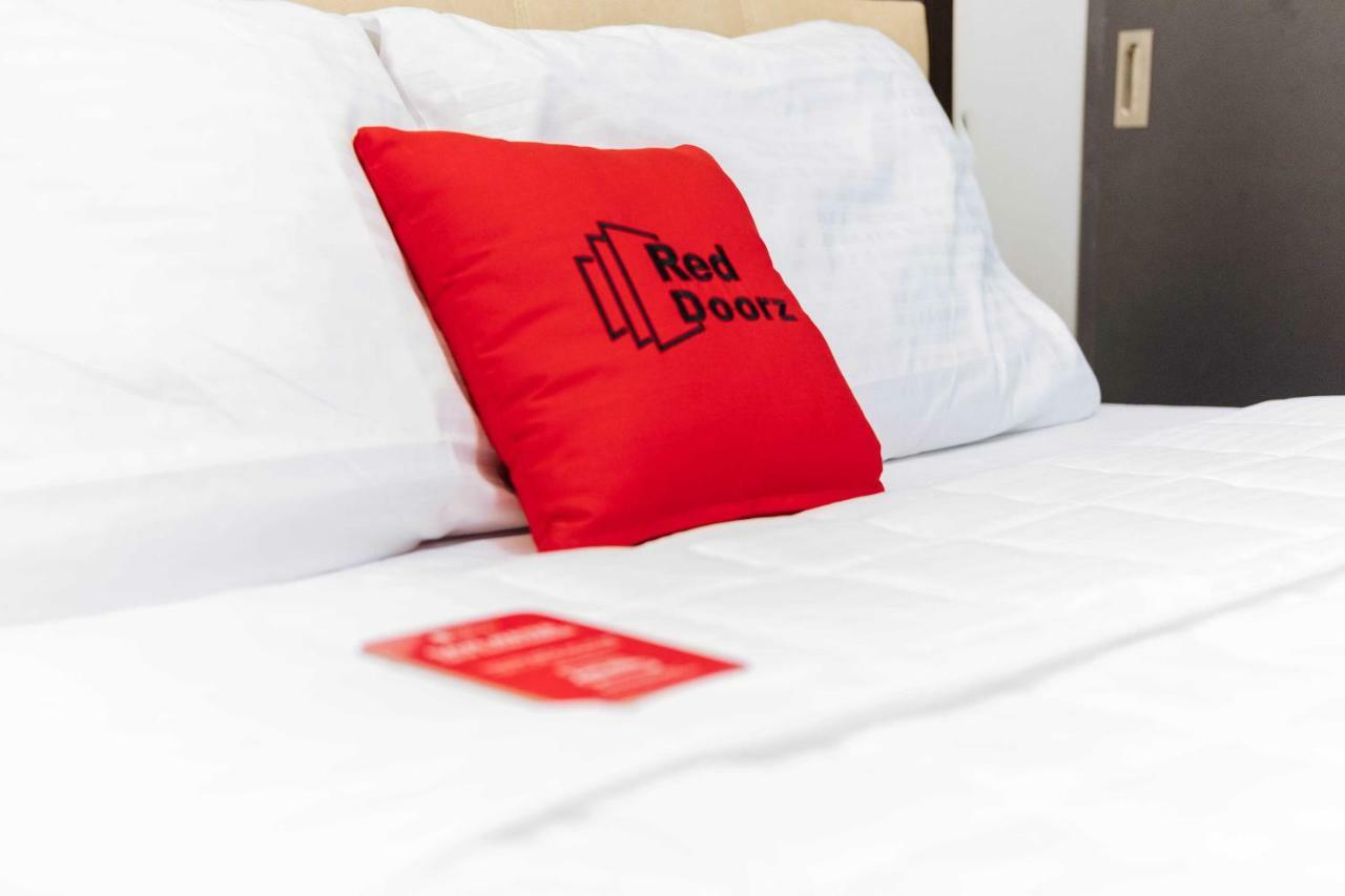 Reddoorz Premium @ Amaia Sucat 4*