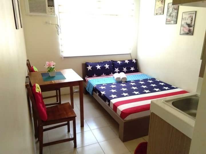Urban Deca Unit 3 By Gracey's Place Apartment *