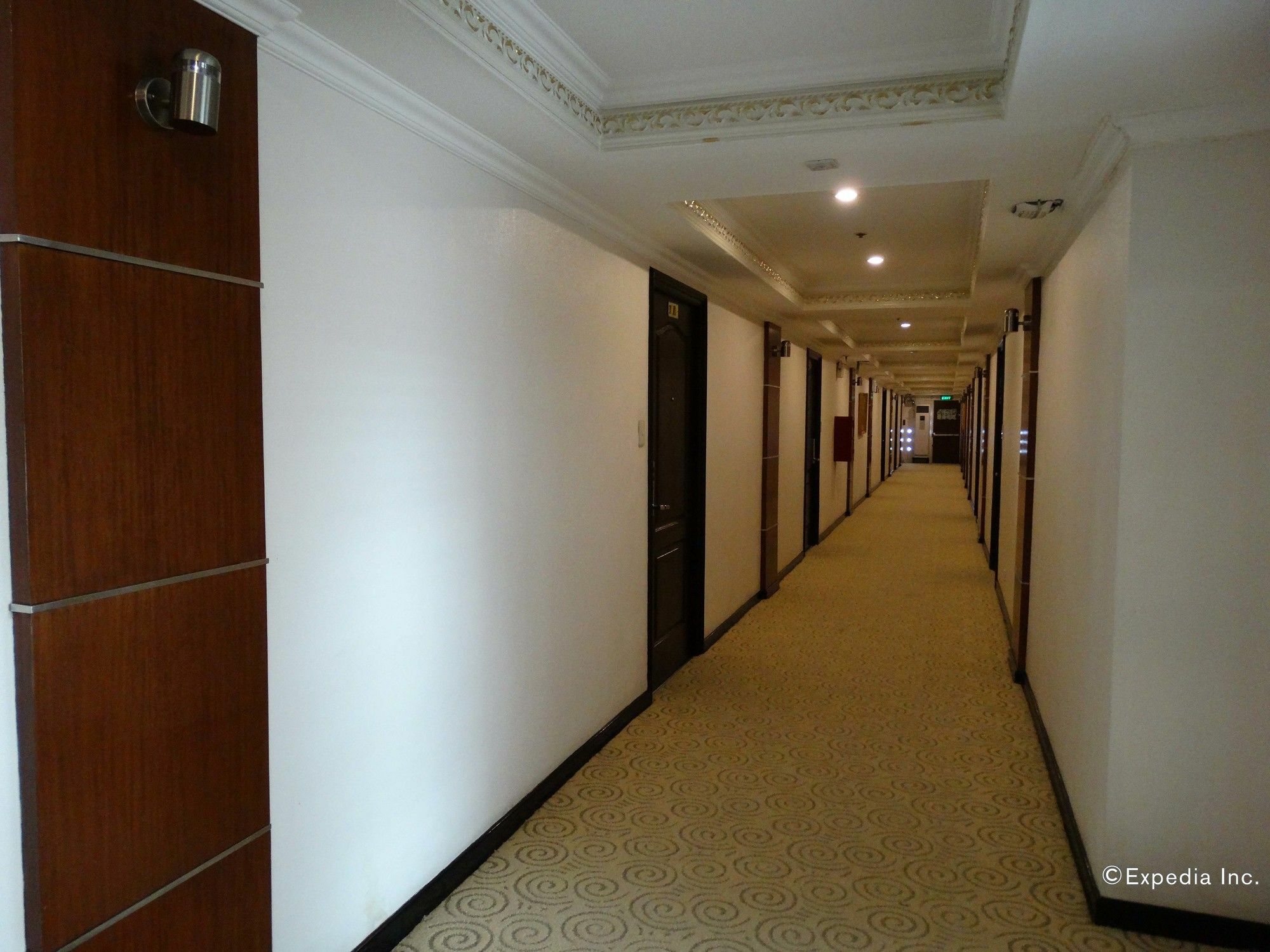 Lido De Paris Hotel Manila