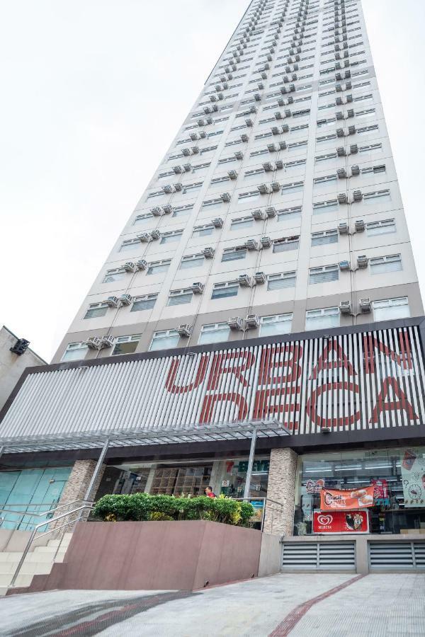 Oyo 216 Urban Deca Tower Mandaluyong Hotel 2*