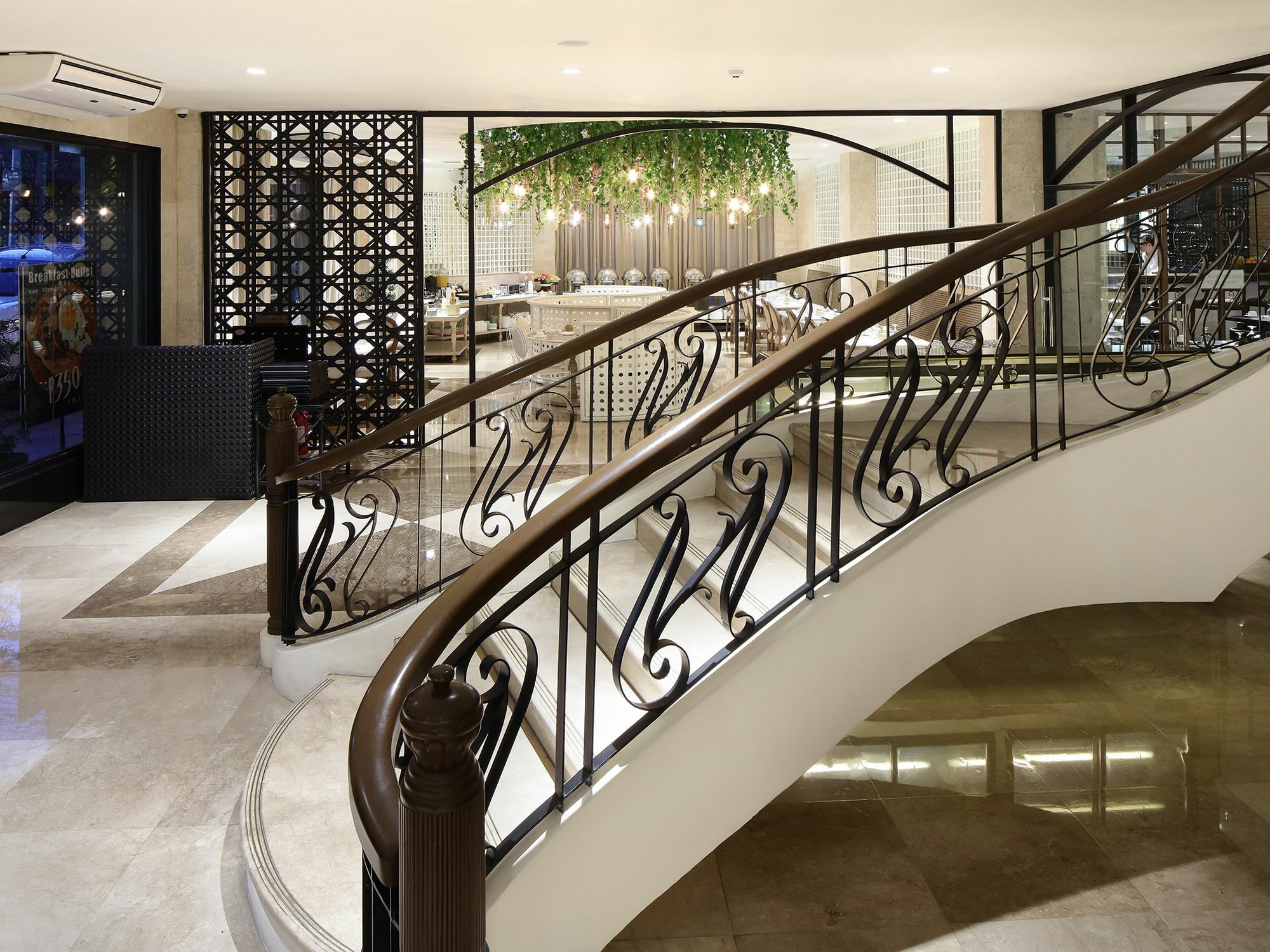 Lotus Hotel