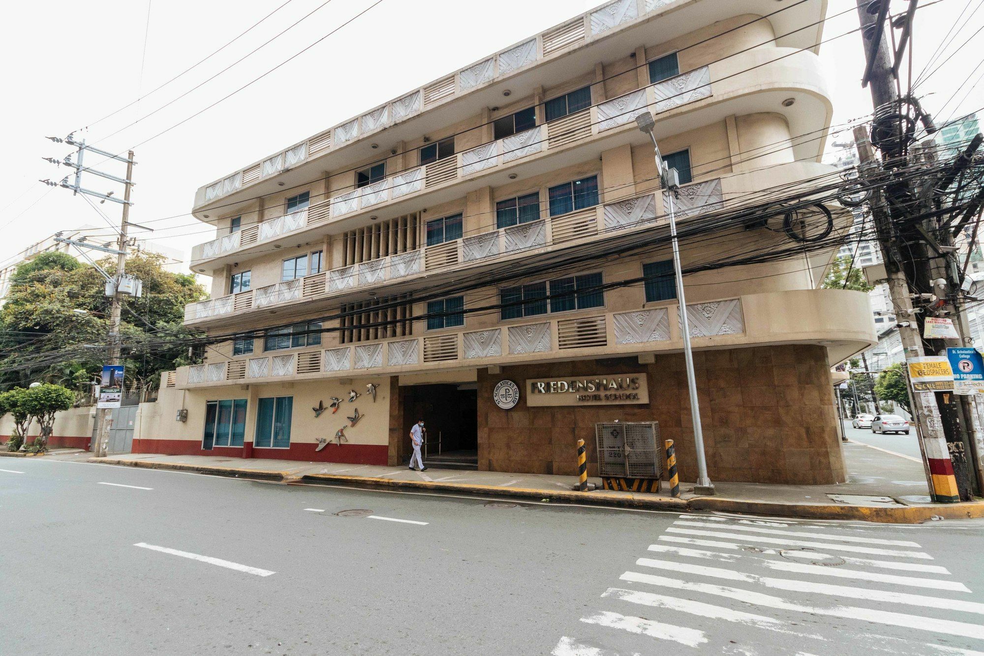 Reddoorz Near Vito Cruz Hotel Manila