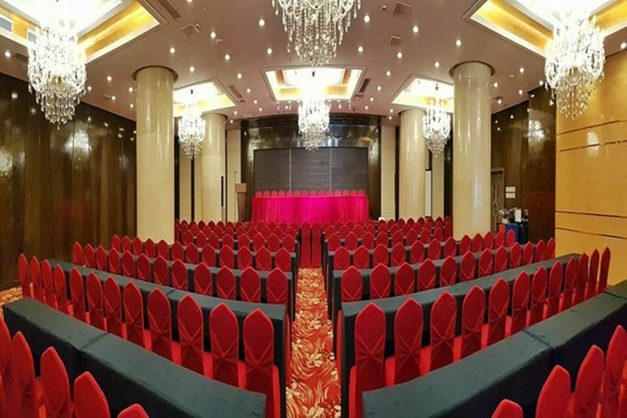 Hotel Swiss-belhotel Blulane 3*