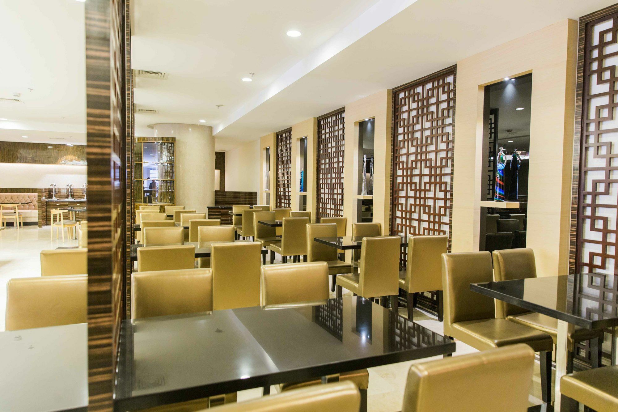 Swiss-belhotel Blulane Manila
