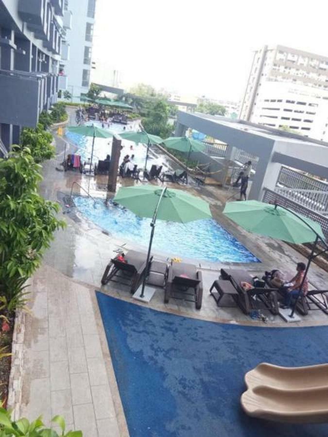 Cubao Manhattanheights Unit 21a Tower A, 2br Apartment Manila
