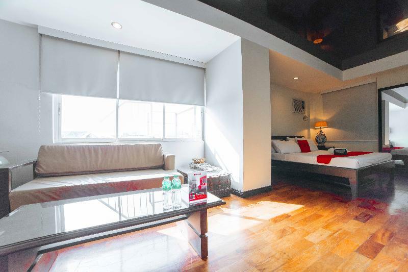 Hotel Reddoorz Plus Near Naia Expressway 3*