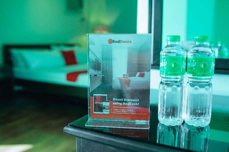 Reddoorz Plus Near Naia Expressway