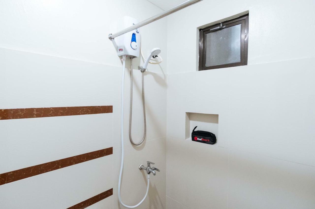 Hotel Reddoorz Near Robinsons Place 3*