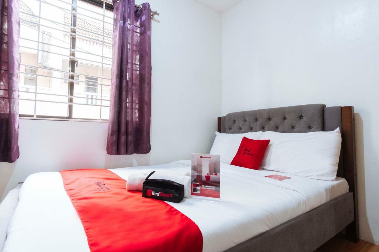 Hotel Reddoorz Near Robinsons Place 3*