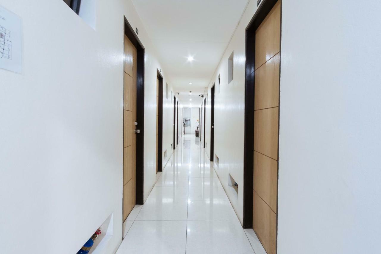 Reddoorz Near Robinsons Place 3*