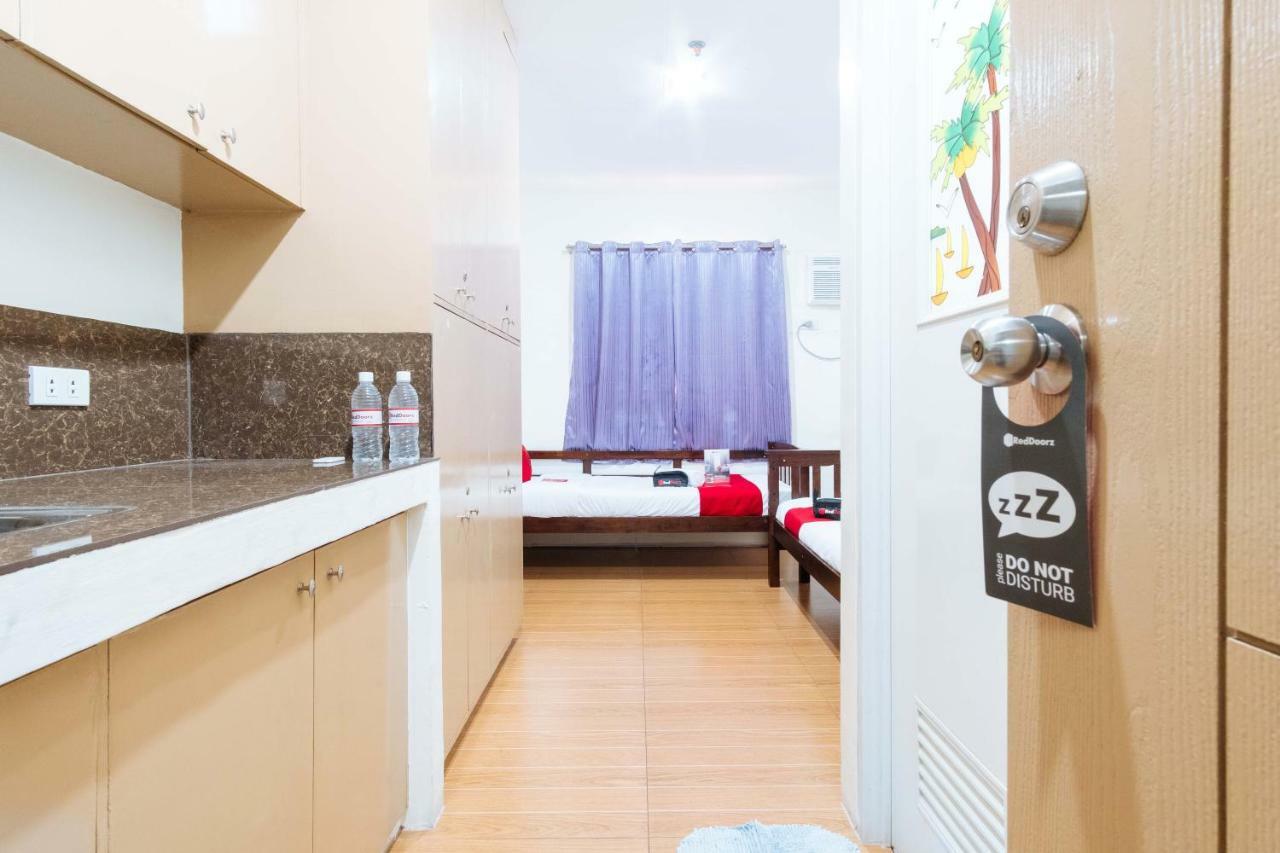 Reddoorz Near Robinsons Place Manila