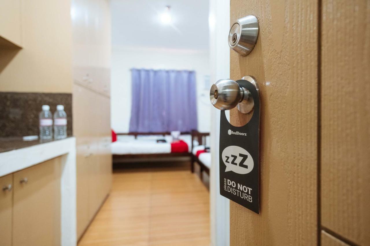 Reddoorz Near Robinsons Place
