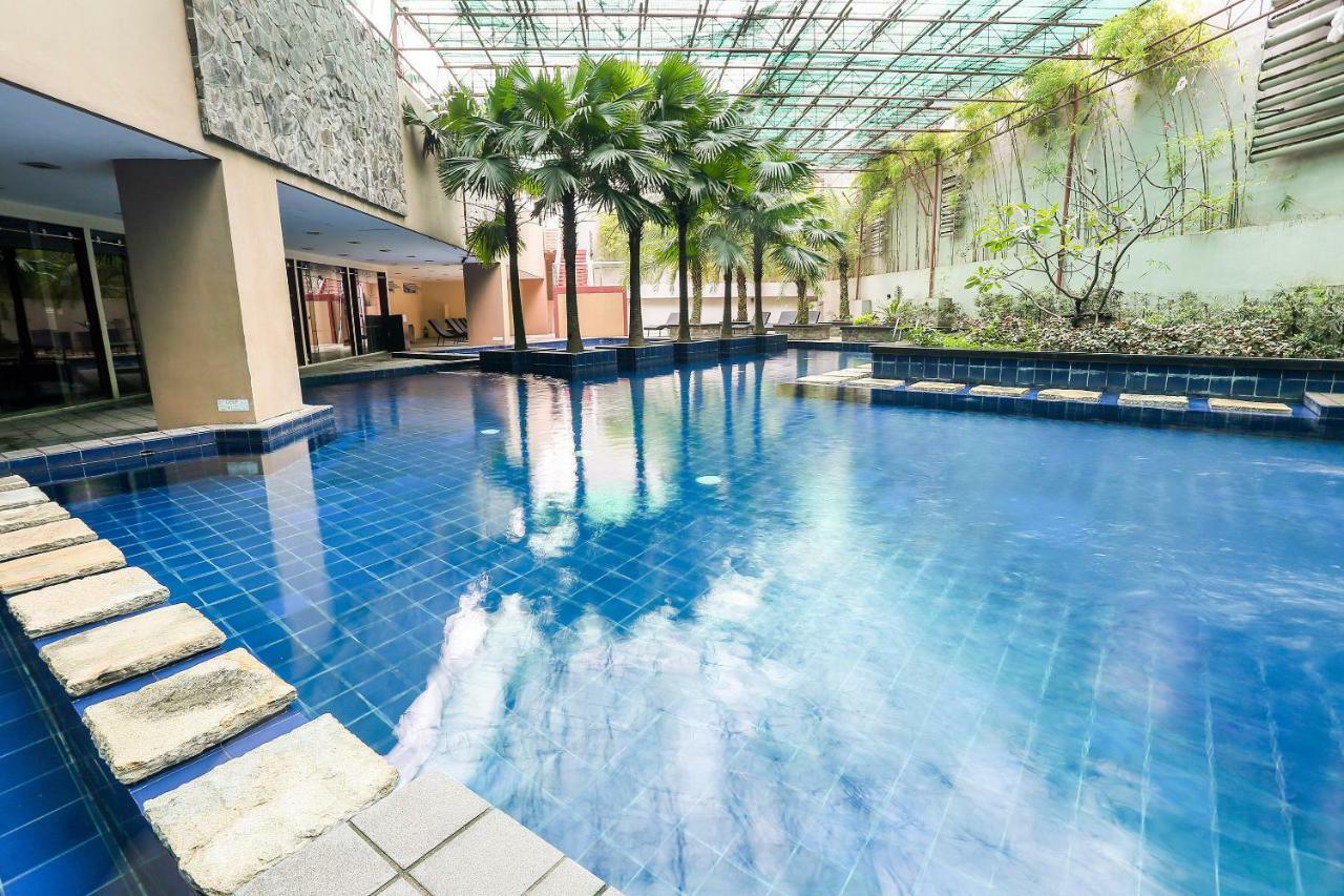 Oyo 215 Sunshine City Suites 3* Manila