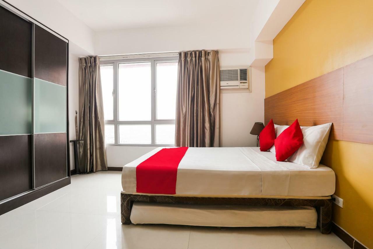 Oyo 215 Sunshine City Suites