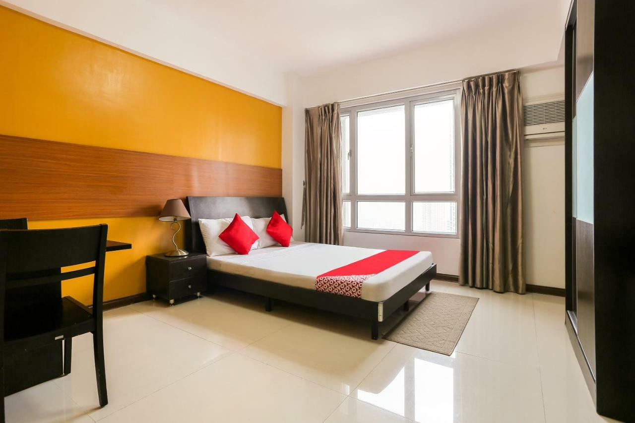 Oyo 215 Sunshine City Suites Manila