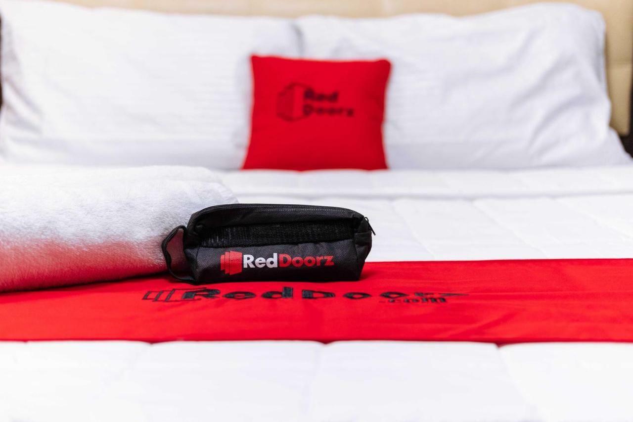 Reddoorz @ Silk Residences Sta. Mesa Monthly Hotel Manila