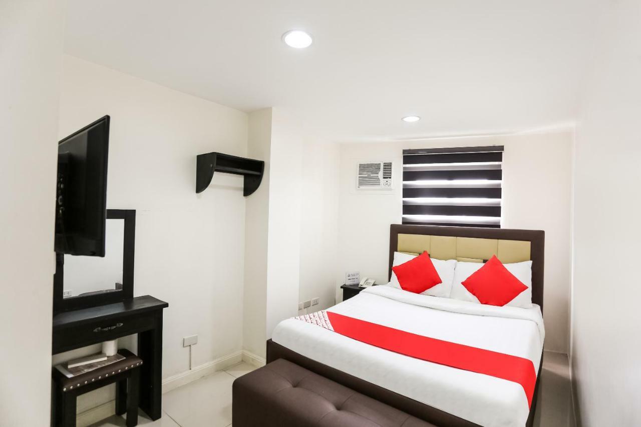 Hotel Oyo 393 Triangle Apartelle