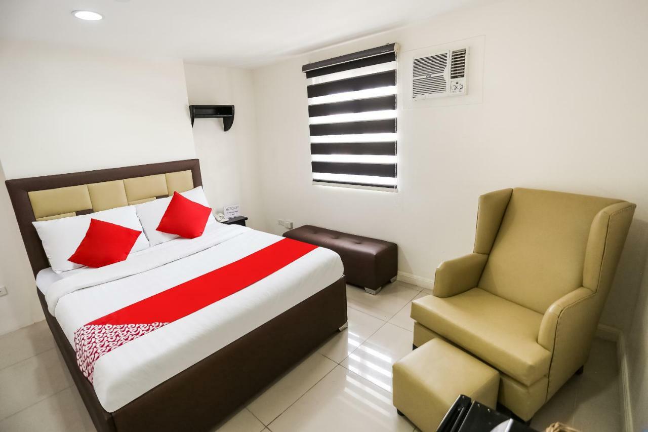 Oyo 393 Triangle Apartelle 2* Manila