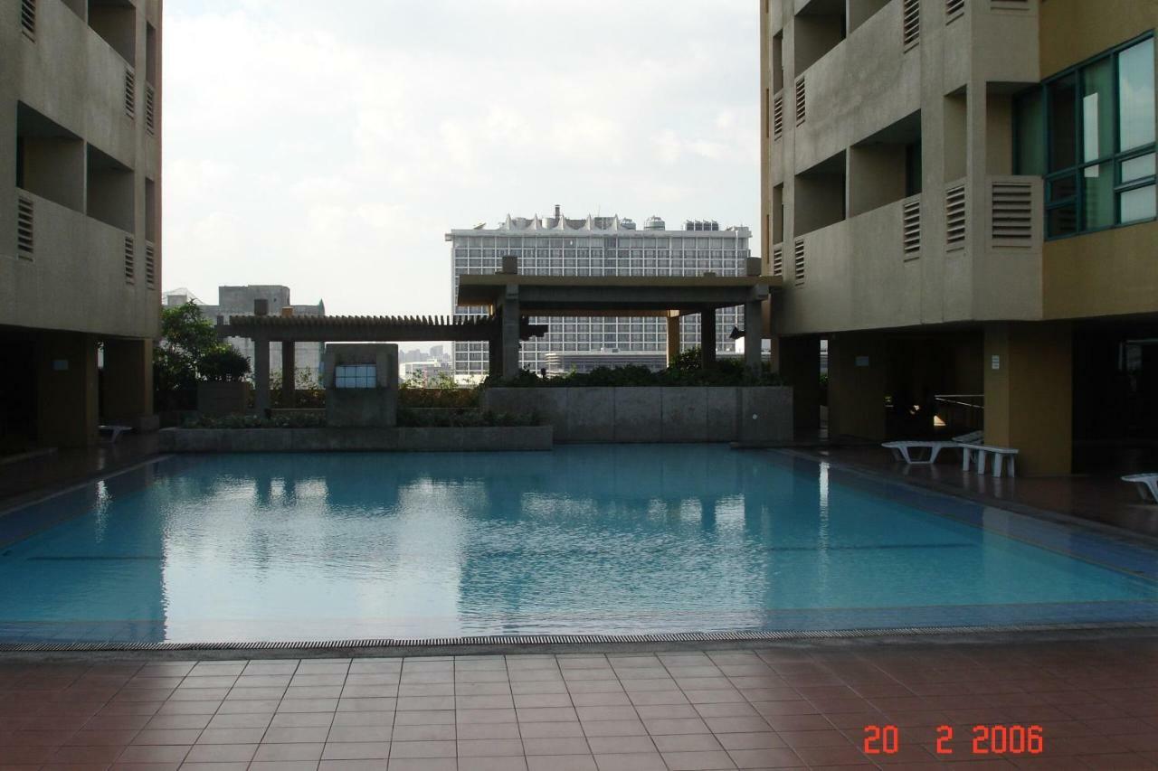 67 Sqm. Unit In Robinson Place Residences Apartment Manila