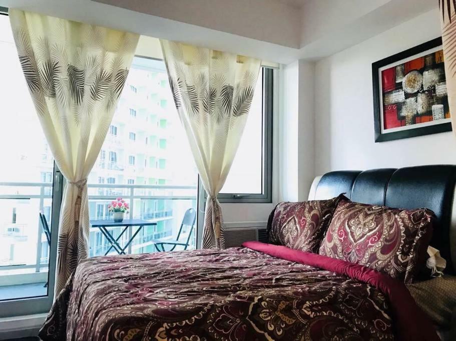 Azure Luxury View Staycation Apartment Manila
