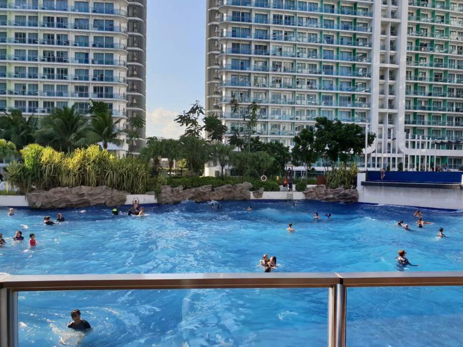 Apartment Azure Luxury View Staycation Manila