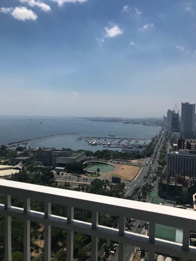 Penthouse Floor Overlooking Bay Apartment Manila