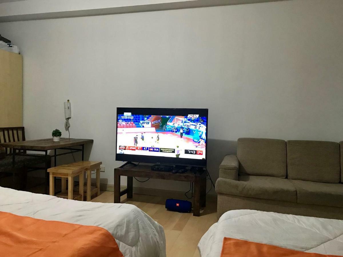 Greenfield W/ 2 Queen Across Shangrila Apartment