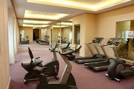Apartment Greenfield W/ 2 Queen Across Shangrila Manila