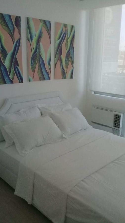 Azure C7 Balcony, Wifi, Near Mall Airport *