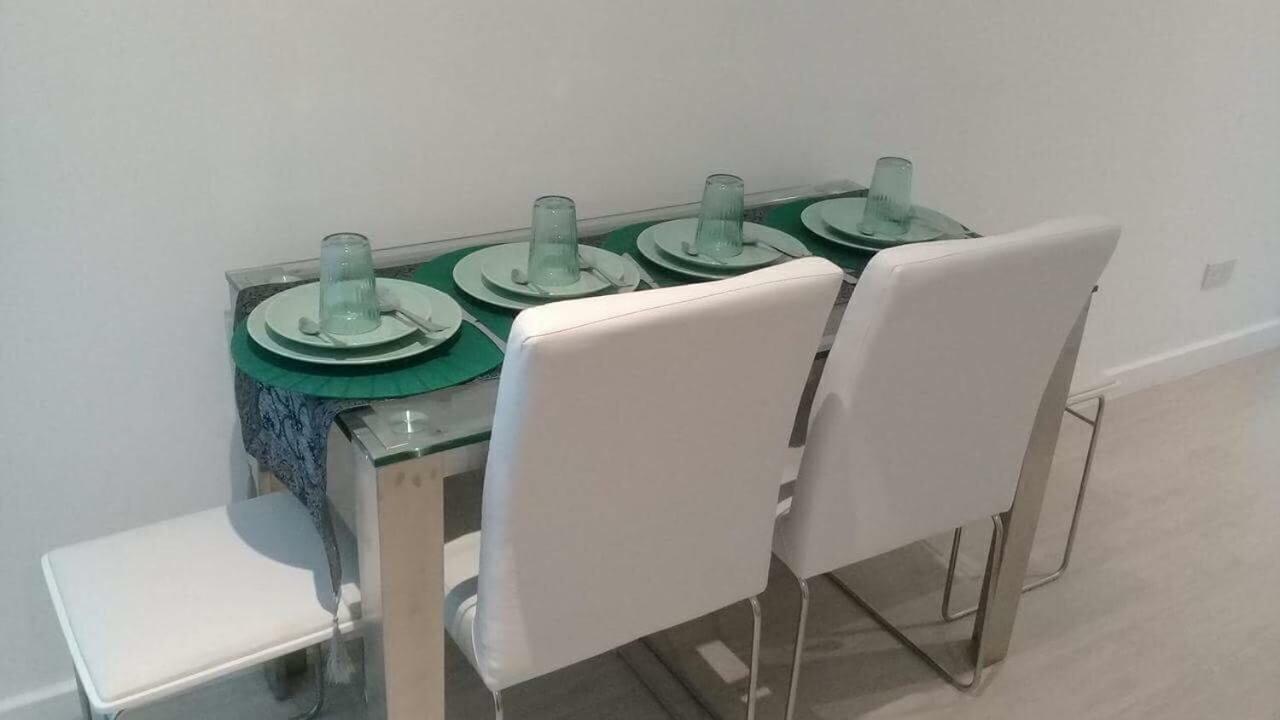 Azure C7 Balcony, Wifi, Near Mall Airport Apartment *