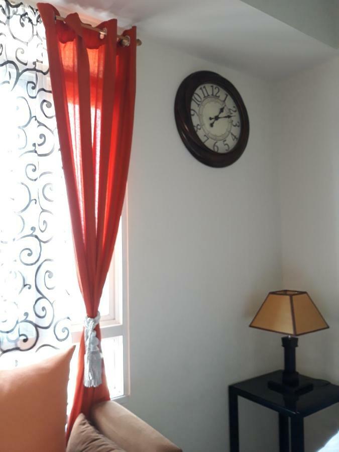 150 Newport - Near Naia T3 Airport *
