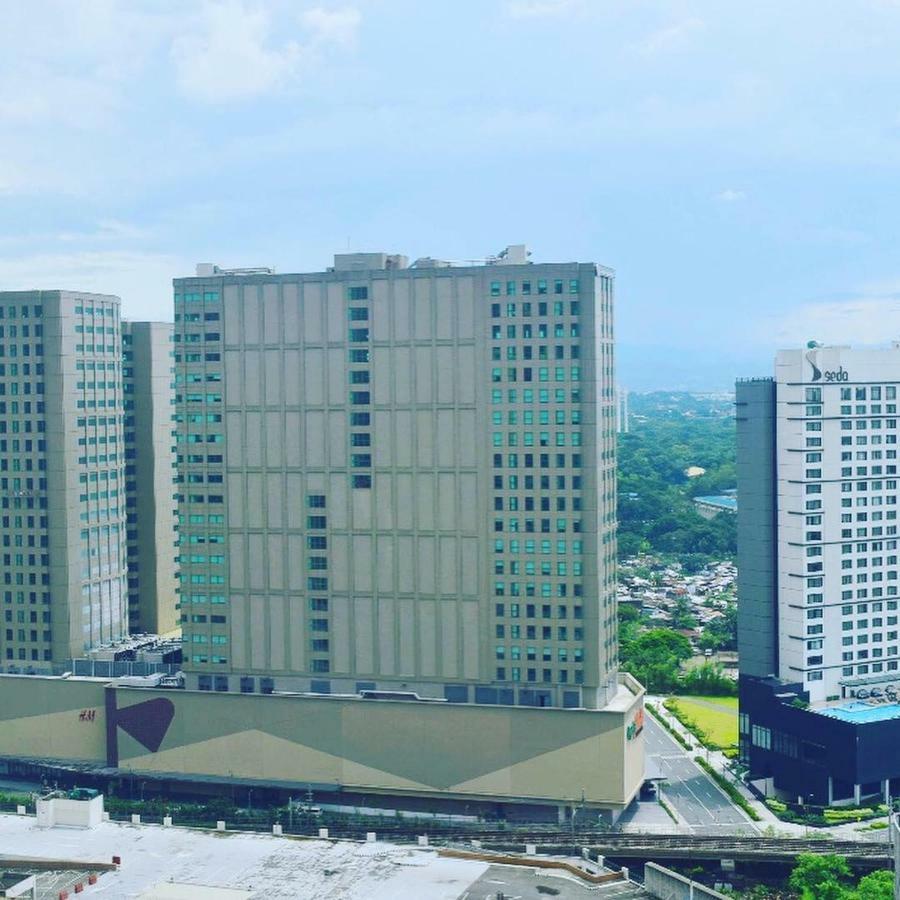 Rustic Industrial Theme In Front Of Trinoma Manila