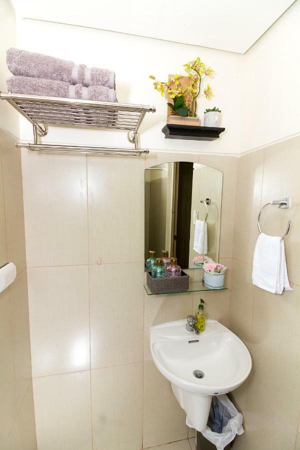 By The Bay Roxas Blvd Yacht Club Us Embassy Apartment *