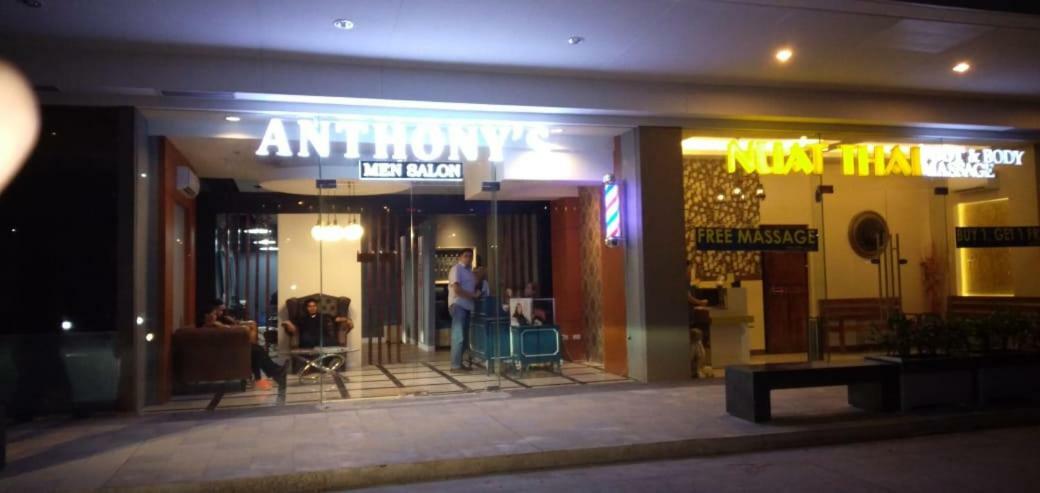 Shore Residences Moa Apartment *