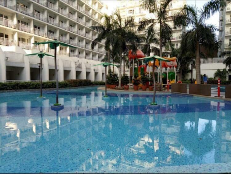 Deluxe * Manila