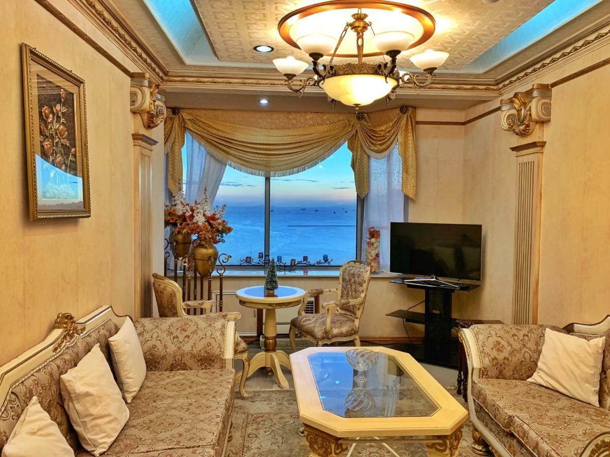 Apartment Unique With Amazing Bayview, W/ Massage Chair *