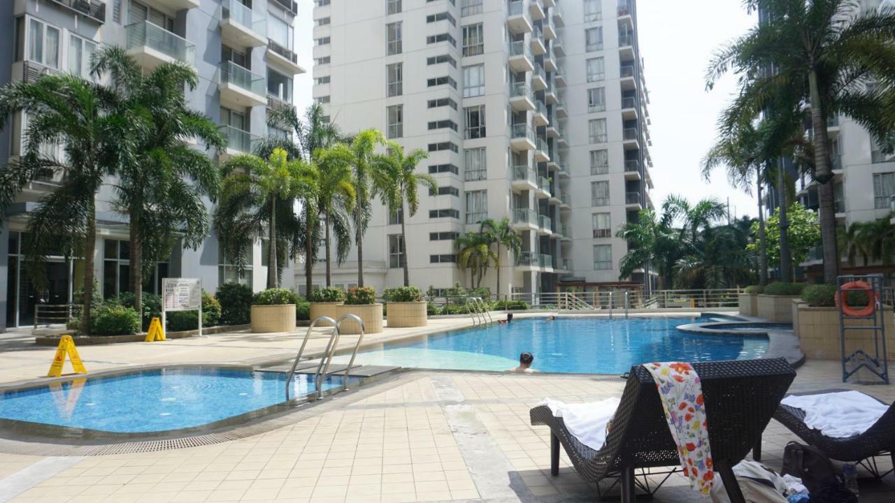 Palm Tree Across Naia3 By Beth Apartment *