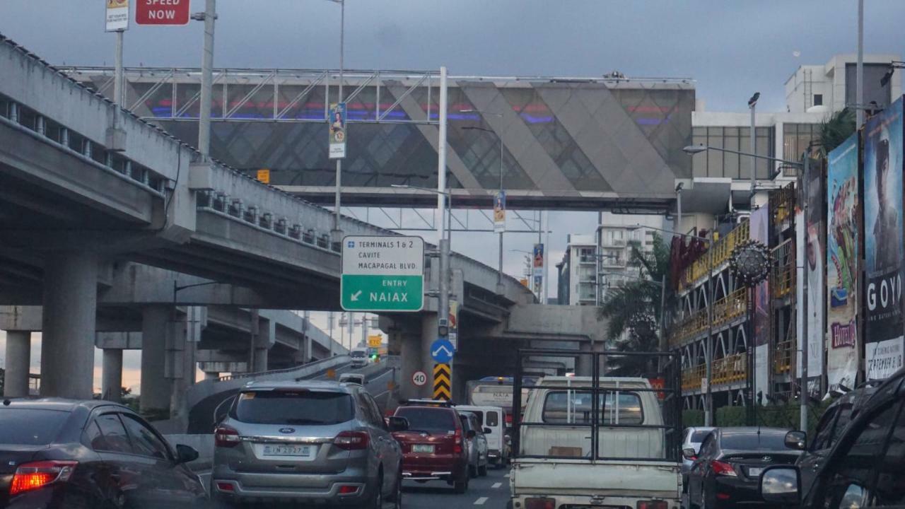 Palm Tree Across Naia3 By Beth Apartment Manila