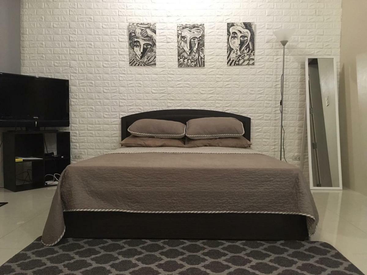 Modern Unit At One Palm Tree Near Naia & Resortsworld Apartment Manila