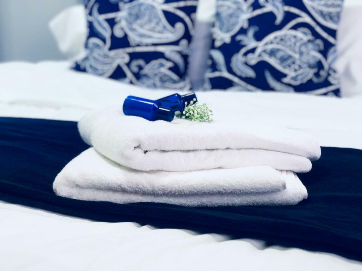 Azure Peaceful And Beachy Staycation Apartment Manila