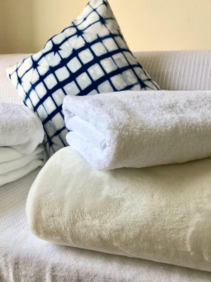Azure Peaceful And Beachy Staycation Apartment *
