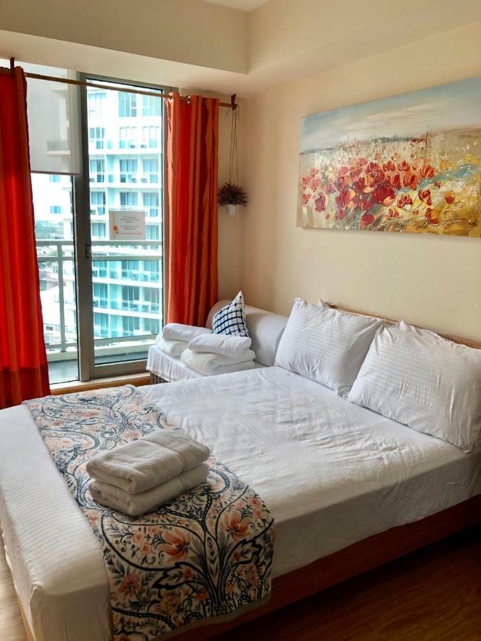 Azure Peaceful And Beachy Staycation Apartment Manila